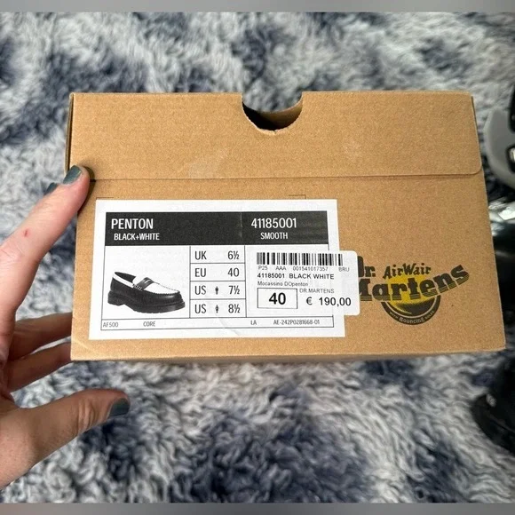 NEW! Dr. Martens Penton Loafer Black and White Two Tone Wingtip UNISEX EU 40 - Picture 6 of 6